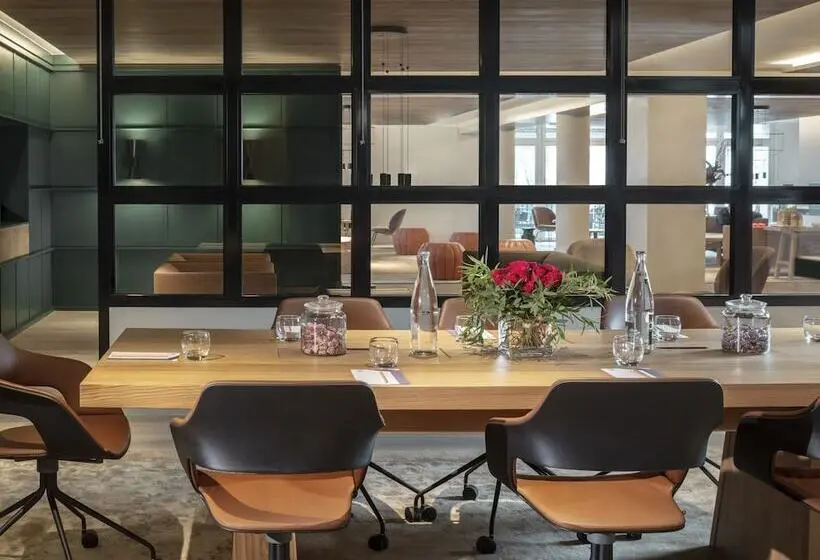 Hotelli Le Grand Pavillon Chantilly