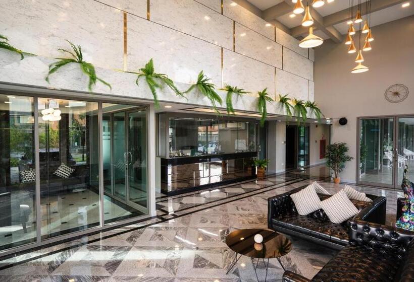 Onpa Hotel & Residence Bangsaen