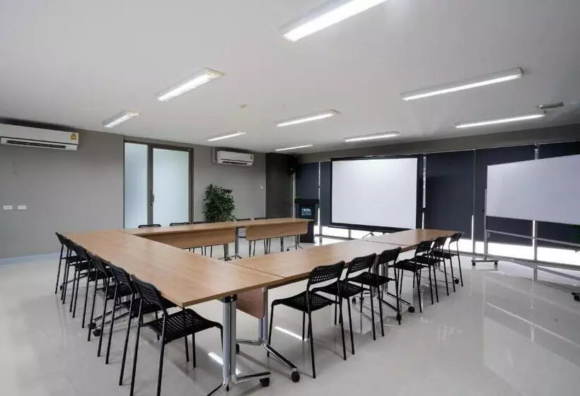 Onpa Hotel & Residence Bangsaen