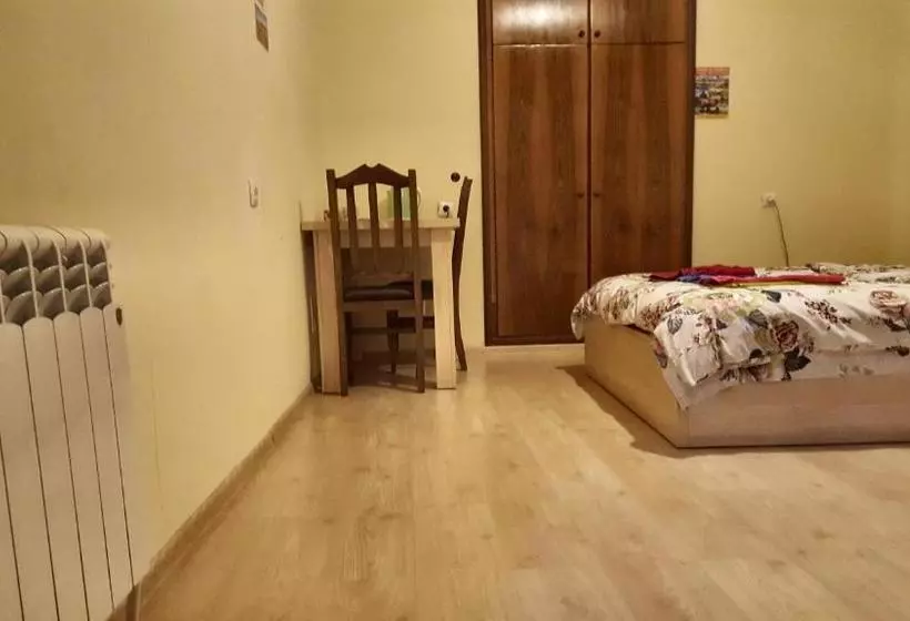 پانسیون Green Way Guest House
