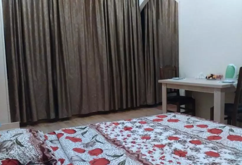 پانسیون Green Way Guest House