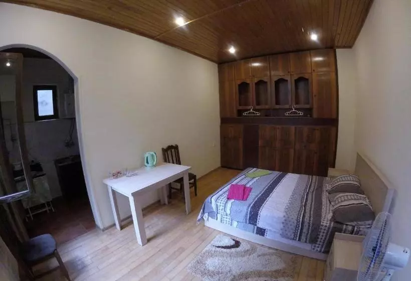 پانسیون Green Way Guest House