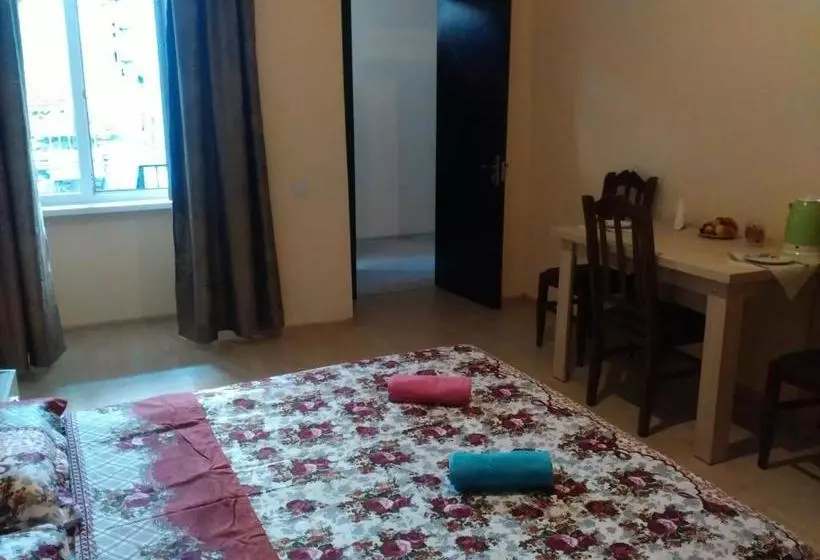 پانسیون Green Way Guest House