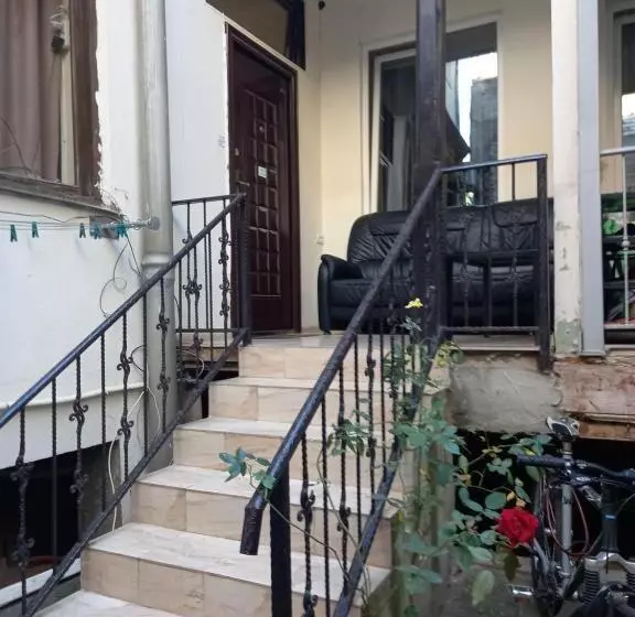 پانسیون Green Way Guest House