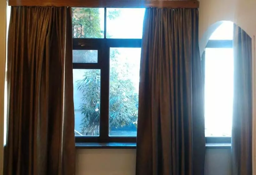 پانسیون Green Way Guest House