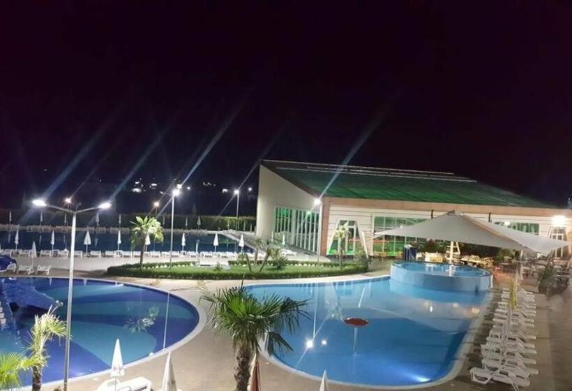 אתר נופש Luani A Spa & Wellness Center