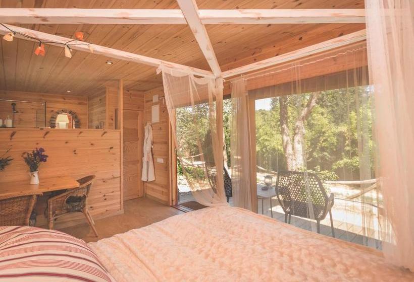 تختخواب و صبحانه Can Caponet