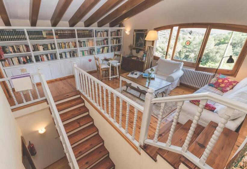 تختخواب و صبحانه Can Caponet