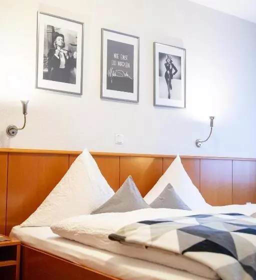 ユースホステル Kleines Hotel Westhus
