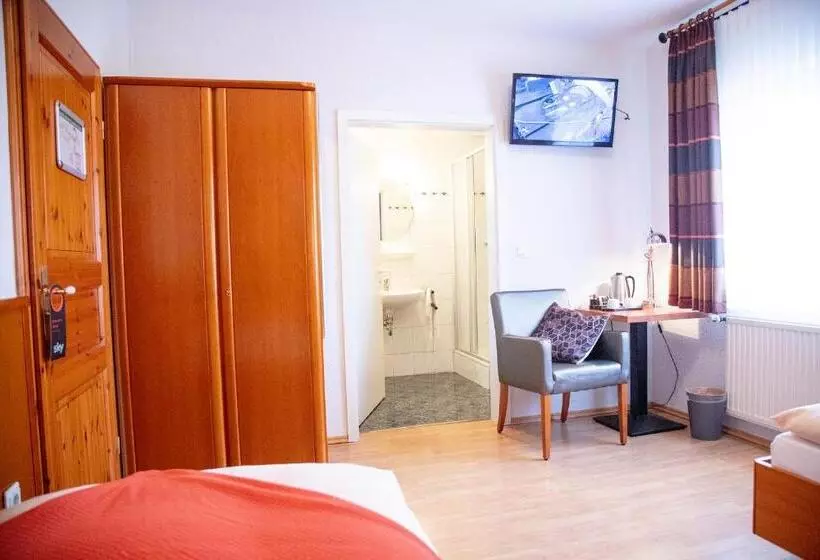 ユースホステル Kleines Hotel Westhus