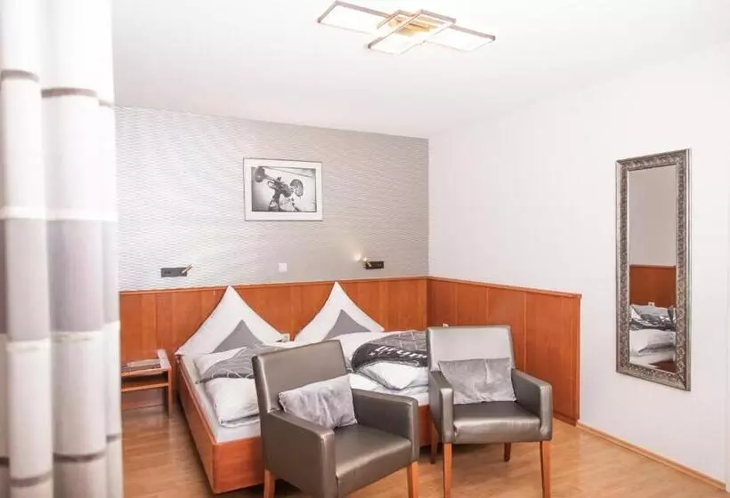 ユースホステル Kleines Hotel Westhus