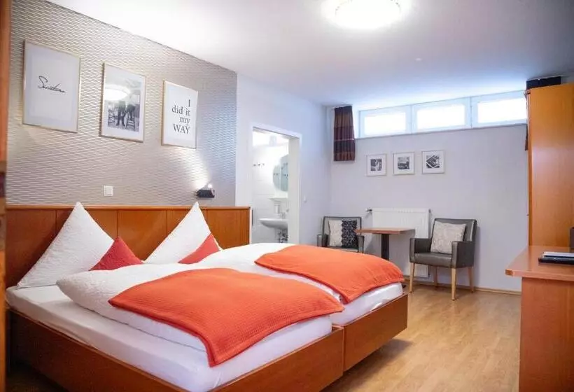 ユースホステル Kleines Hotel Westhus