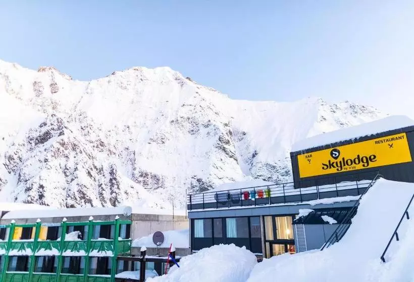 Retkeilymaja Skylodge By N Py