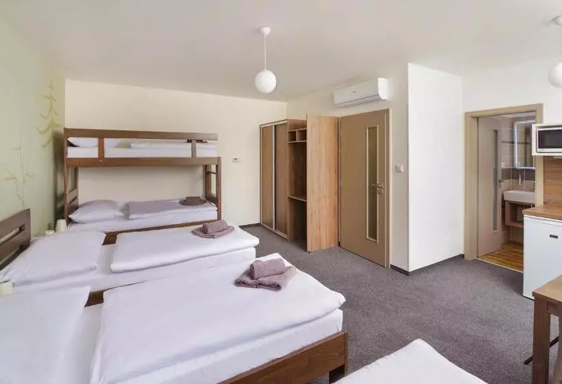 Majatalo Penzion Lesni