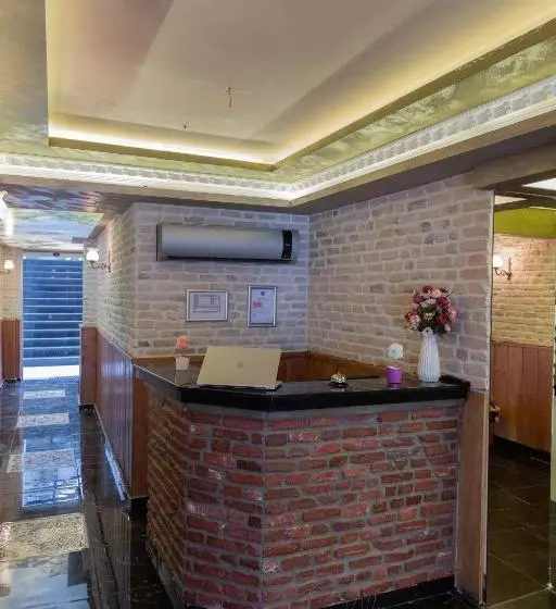 Royal Garden Suite And