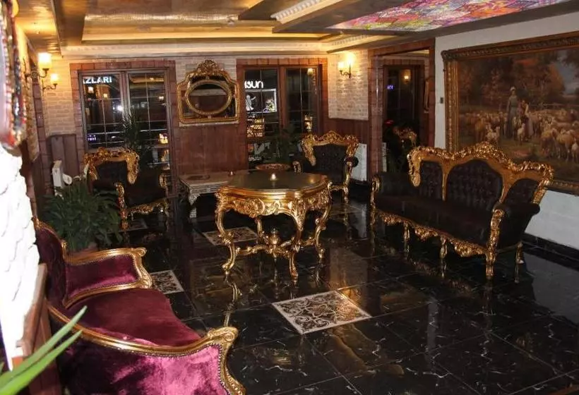Royal Garden Suite And