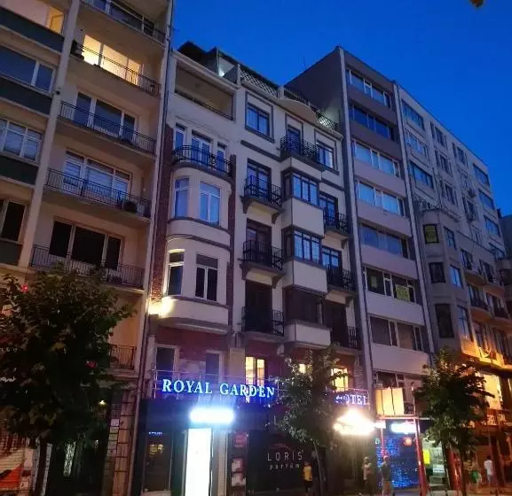 Royal Garden Suite And