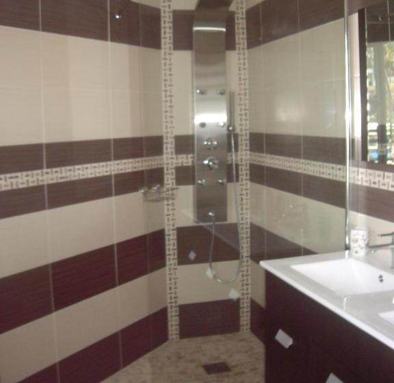 تختخواب و صبحانه Les Nymphes De Bourbon