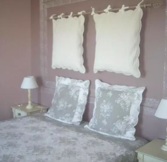 تختخواب و صبحانه Les Nymphes De Bourbon