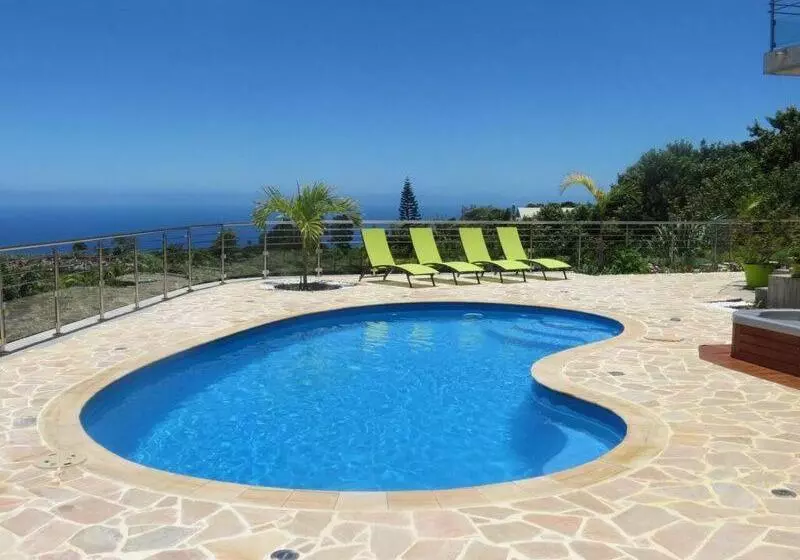 تختخواب و صبحانه Les Nymphes De Bourbon