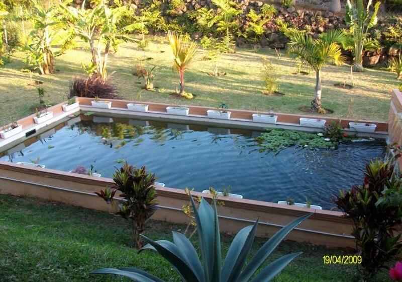 تختخواب و صبحانه Les Nymphes De Bourbon