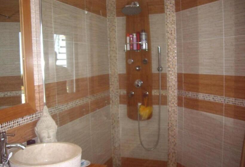 تختخواب و صبحانه Les Nymphes De Bourbon