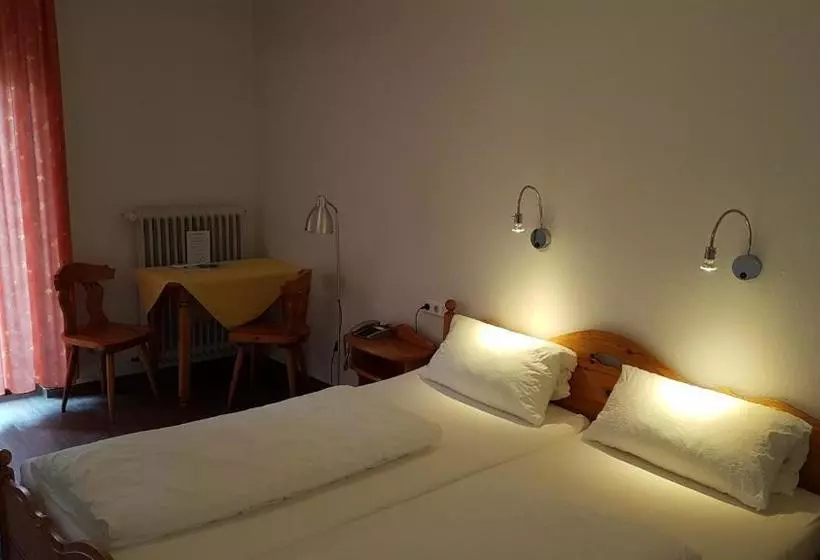 Hotelli Gasthaus Rössle