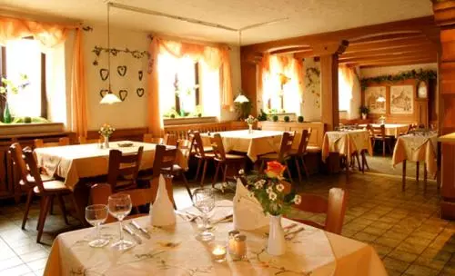 Hotelli Gasthaus Rössle