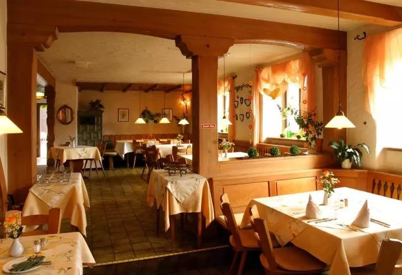 Hotelli Gasthaus Rössle