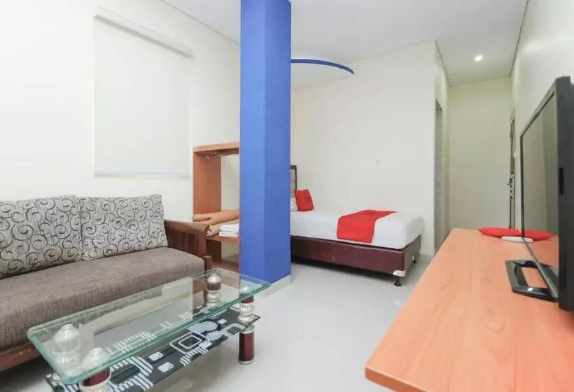 Hotelli Reddoorz Plus @ Jalan Pemuda Jakarta