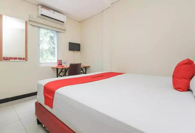 Hotelli Reddoorz Plus @ Jalan Pemuda Jakarta