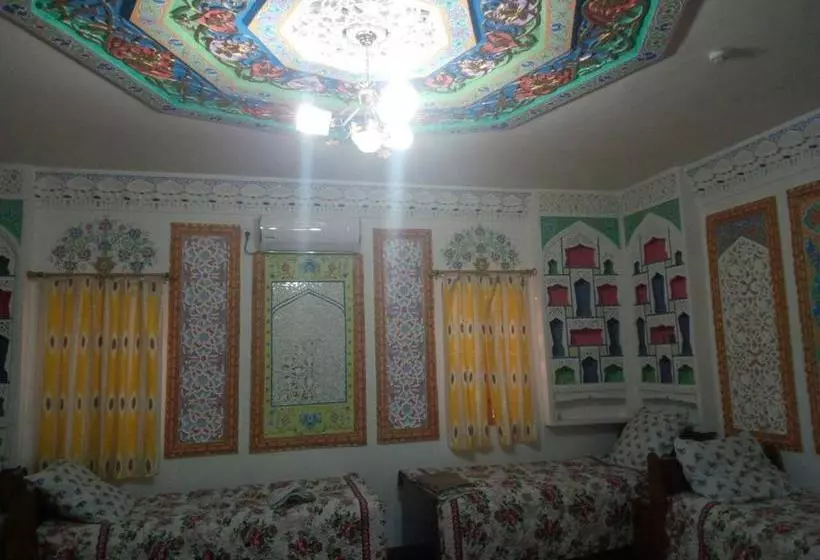 ペンション Al Hilol Guesthouse