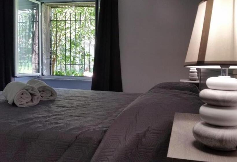 تختخواب و صبحانه Vesuvius Gardens   Fagianeria Borbonica Relais