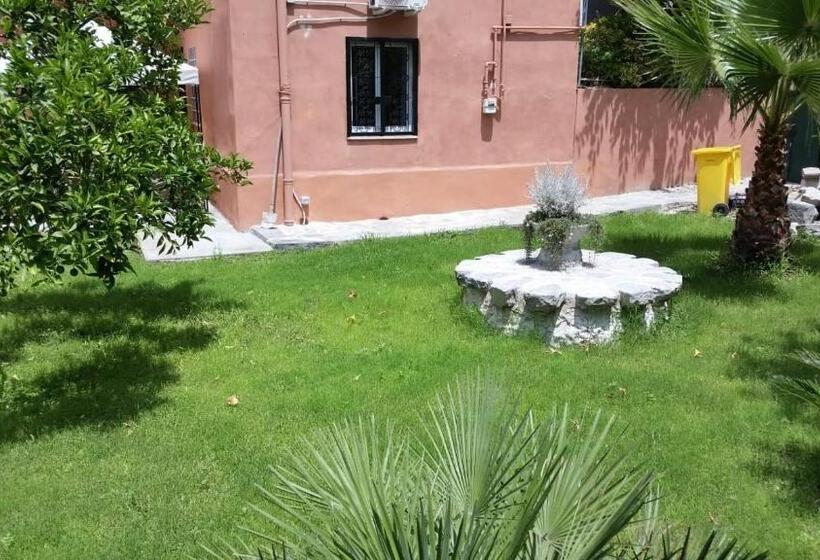 تختخواب و صبحانه Vesuvius Gardens   Fagianeria Borbonica Relais