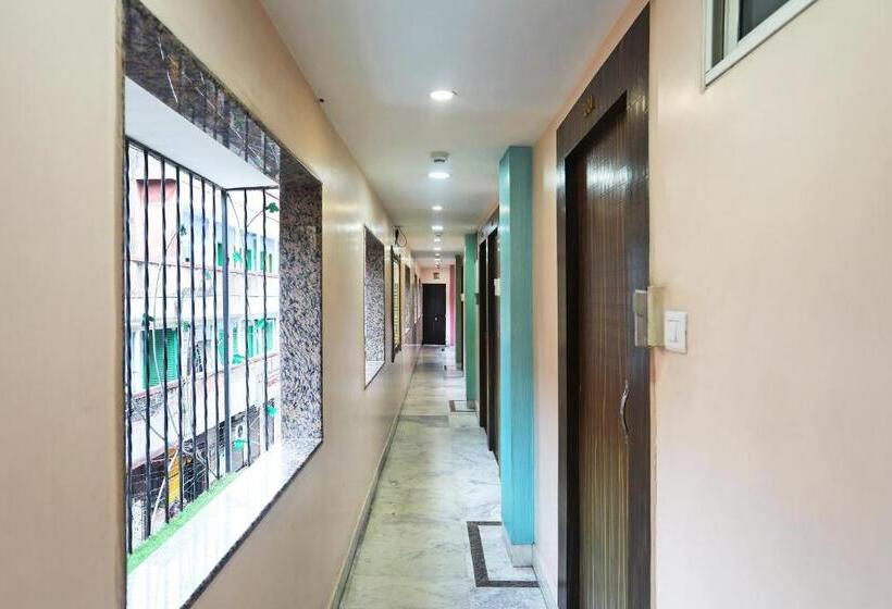 Super Collection O Hotel Hamza International Near Howrah Bridge