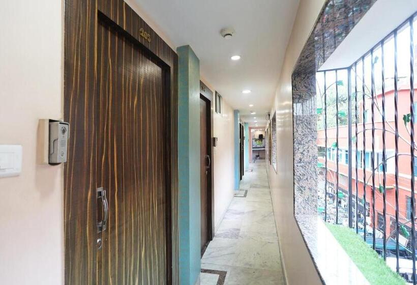 Super Collection O Hotel Hamza International Near Howrah Bridge