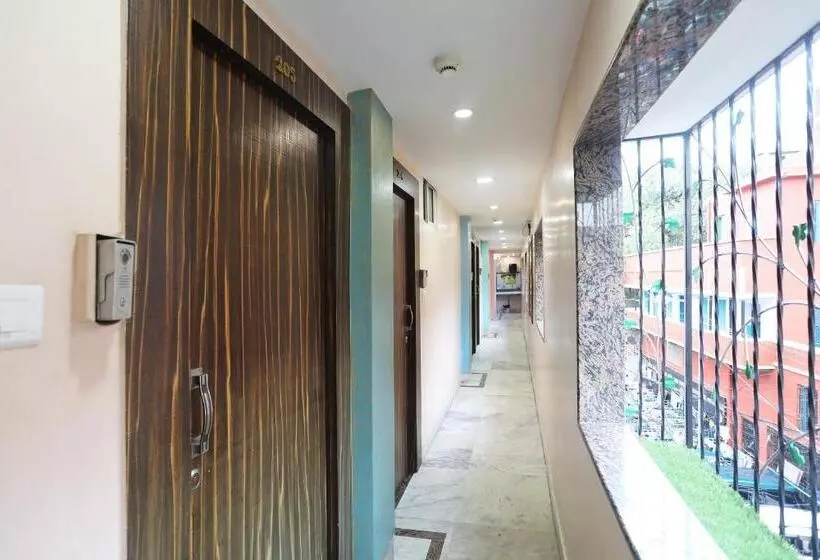 Super Collection O Hotel Hamza International Near Howrah Bridge