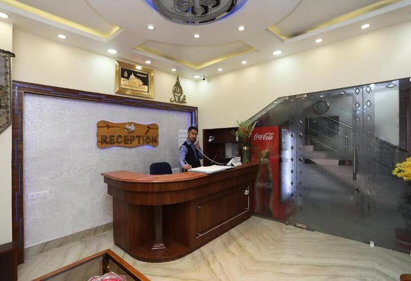 Super Collection O Hotel Hamza International Near Howrah Bridge