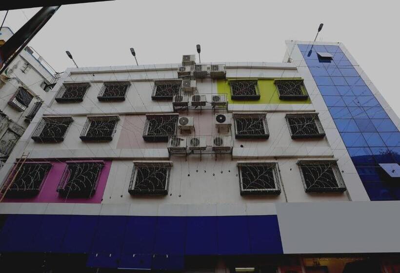 Super Collection O Hotel Hamza International Near Howrah Bridge