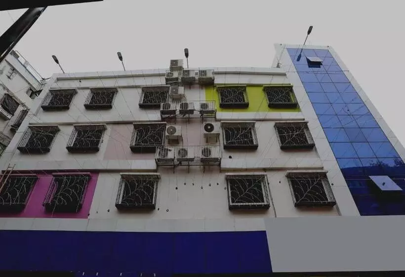 Super Collection O Hotel Hamza International Near Howrah Bridge