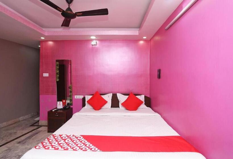 Super Collection O Hotel Hamza International Near Howrah Bridge