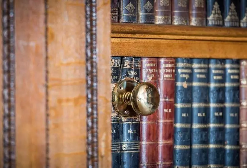 Hinxton Hall Hotel And Conference Centre