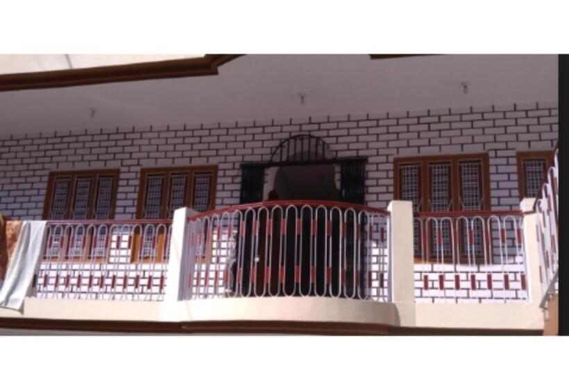 Hotel Ishwari Narayani