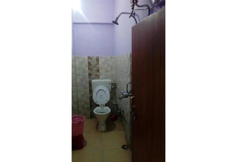 Hotel Ishwari Narayani