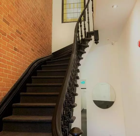 Leqube Studios