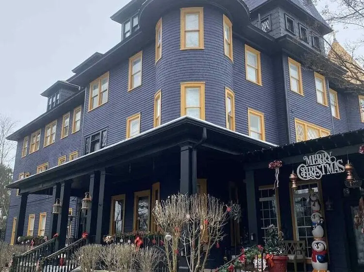Osceola Lake Inn