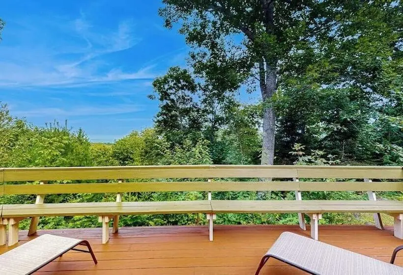 Beautiful Hilltop Home With Deck & View Of Penobscot Bay   Near Festivals & More