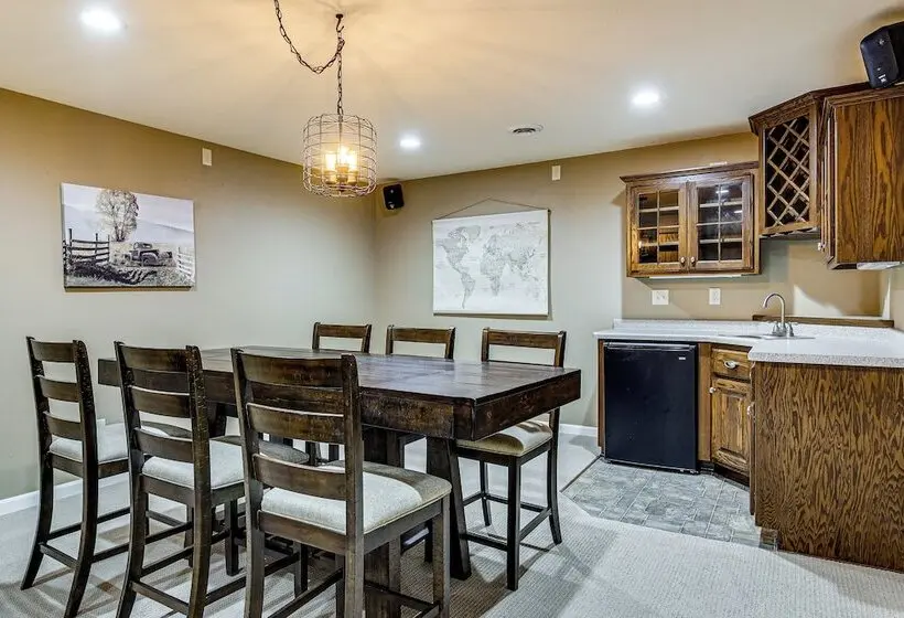Family Home W/ Patio, 9 Mi To Downtown Appleton