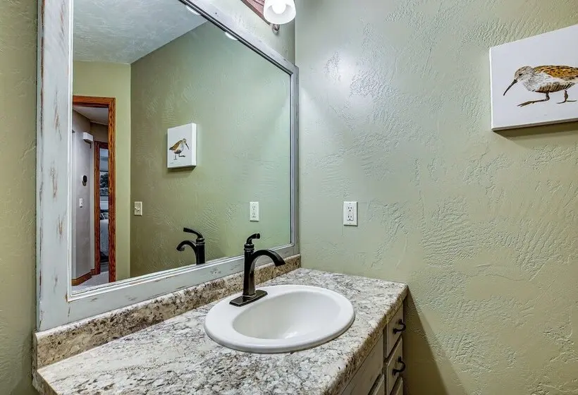 Family Home W/ Patio, 9 Mi To Downtown Appleton
