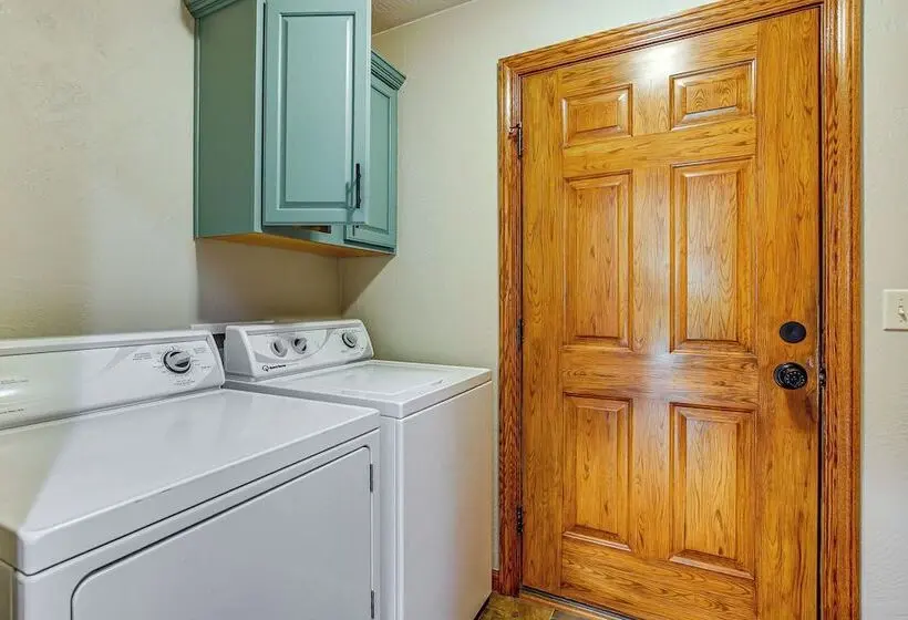 Family Home W/ Patio, 9 Mi To Downtown Appleton